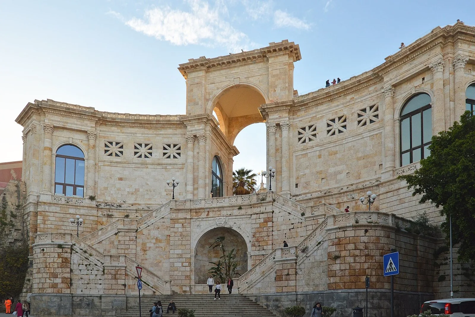 Il Bastione di Saint Remy a Cagliari, con la sua scalinata monumentale